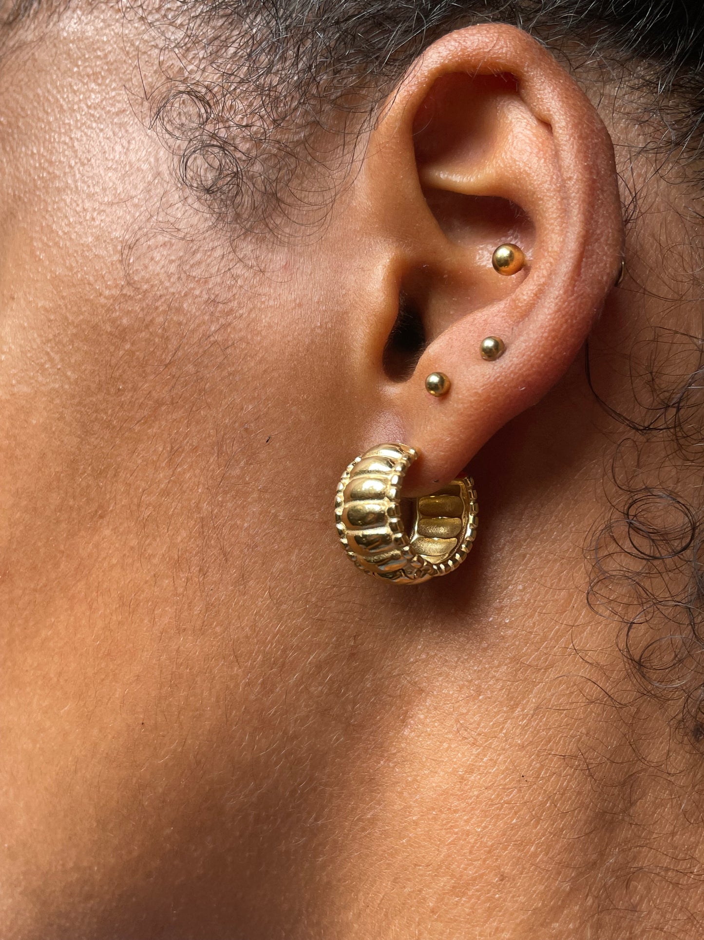 Ribbed Chunky endless hoops