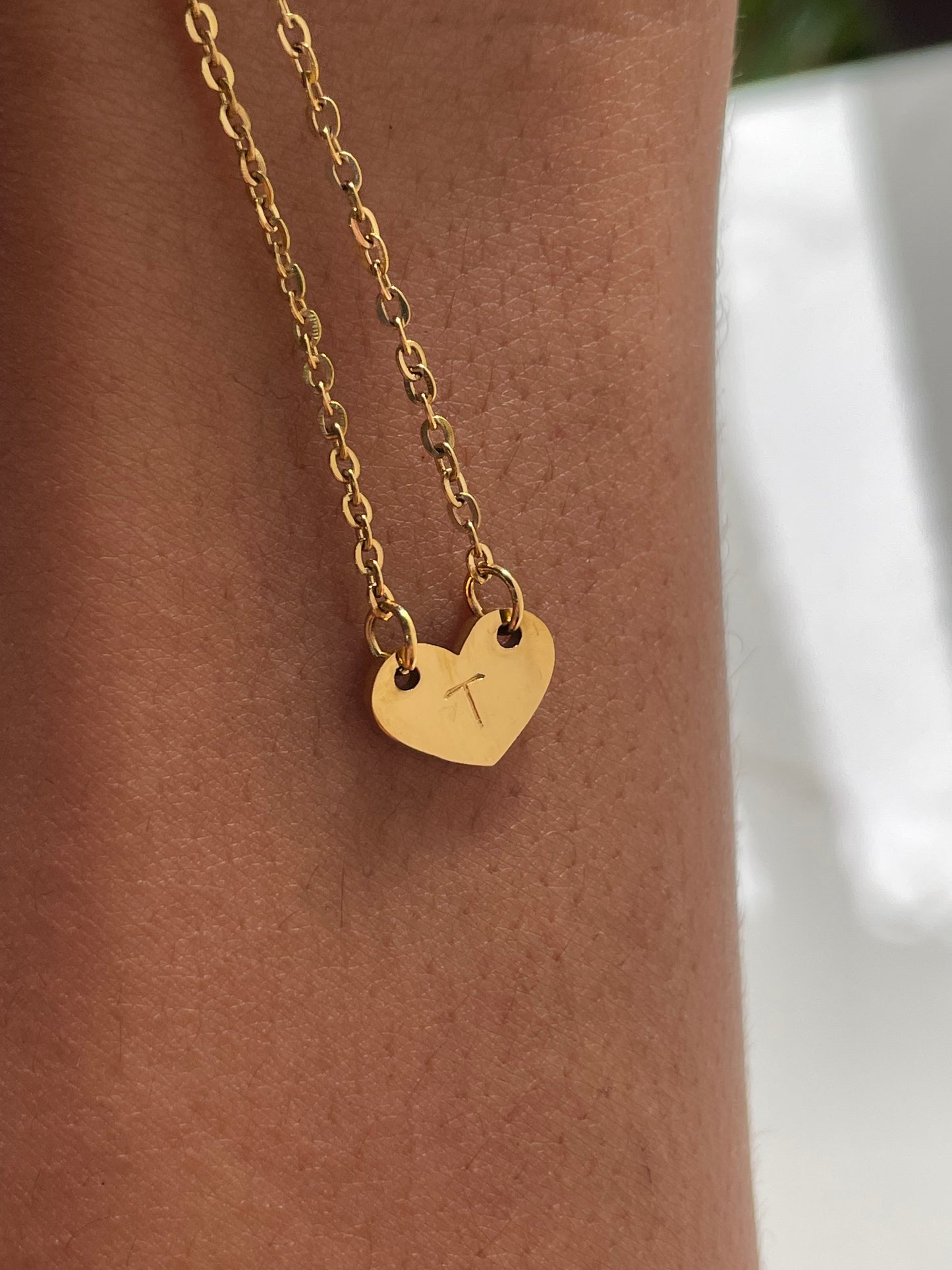 Dainty heart necklace